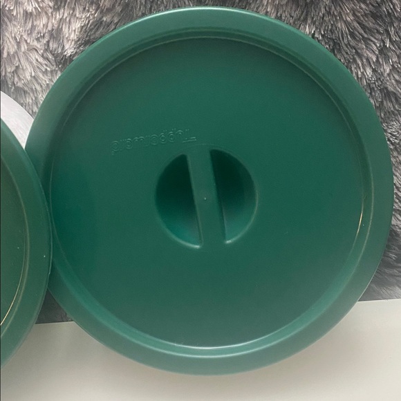 NIB Tupperware one touch Green and White Containers - Picture 8 of 16